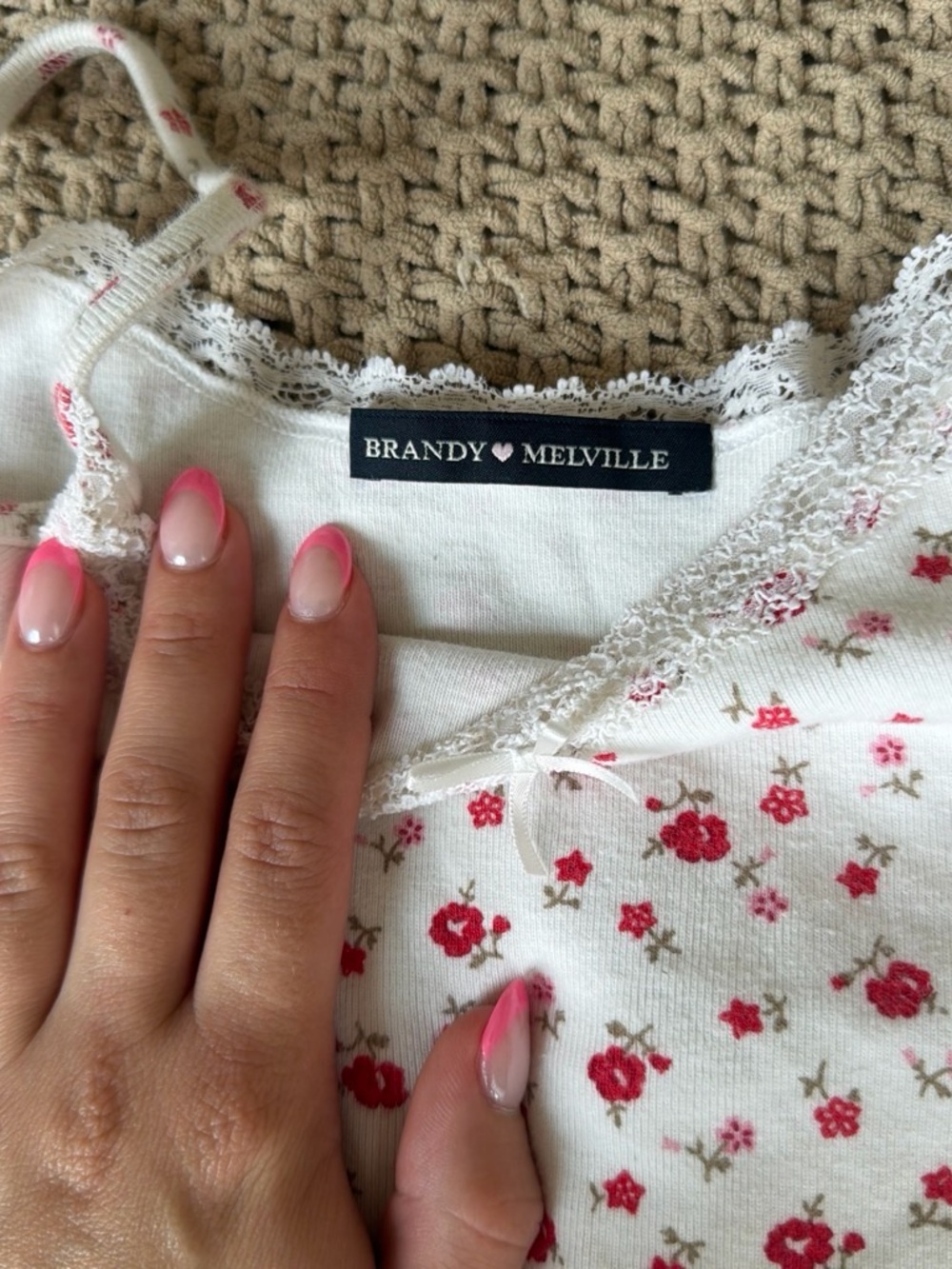 Brandy Melville White Floral Tank - Picture 3 of 4